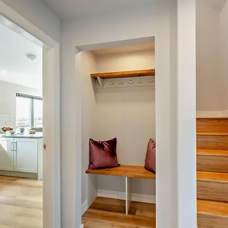 2 Bed In 94056 بيت للعطل Tosside