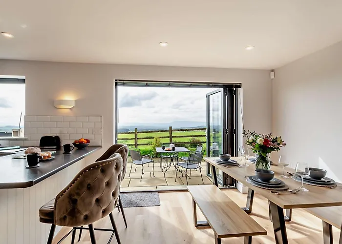 2 Bed In 94056 * Tosside